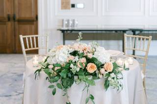 Artistic Blossoms Floral Design Studio - 25