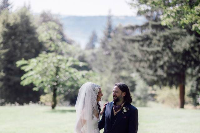 August Veils 1