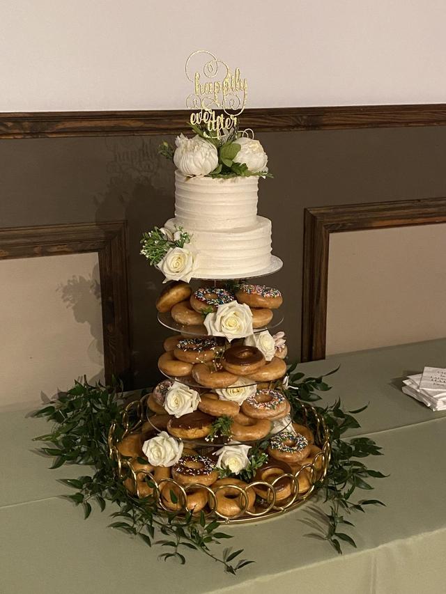 Bella's Custom Cakes - 1