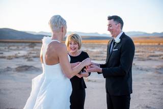 Seal It With A Kiss Ceremonies - 43