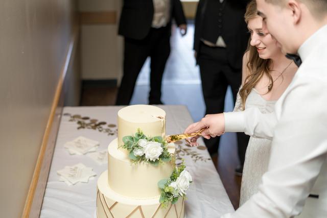 Frosting Fanatic - 3