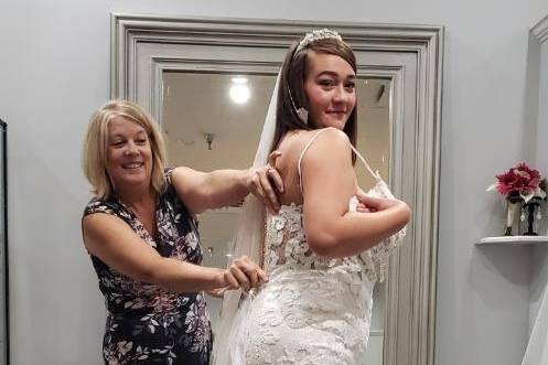 Say yes to the dress clearance 7 people with 7 opinions