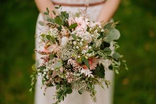 Anne's Florals & Gifts - 15
