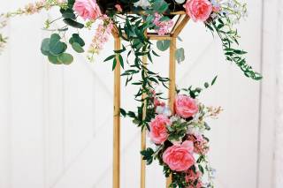 A Man and A Woman Floral Design - 20