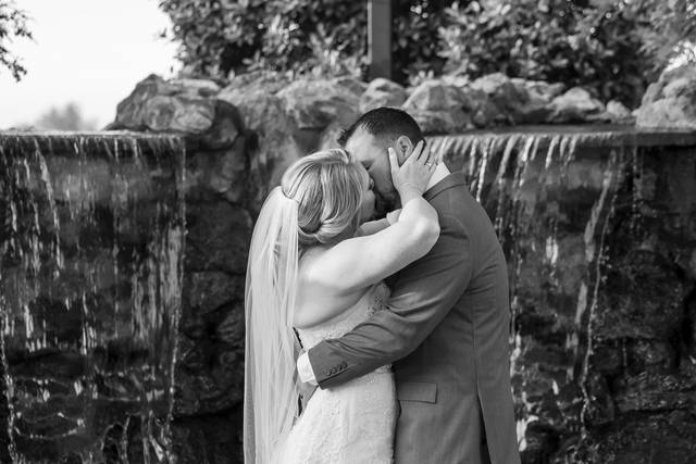 Colby Falls by Wedgewood Weddings 5