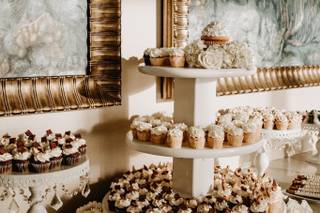 Mmmm Delicious Cupcakes - 5