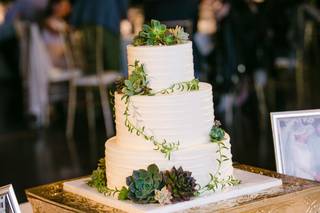 Sweet Cheeks Baking Company - 22