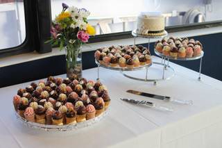 Designer Cakes and Desserts - 14