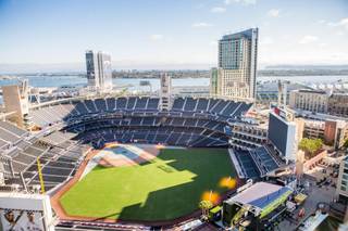 The Ultimate Skybox At Diamond View Tower - 35