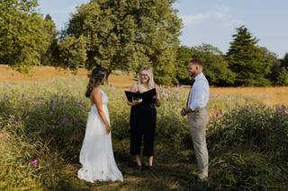 Hillary Lundberg - PNW Wedding Officiant - 14