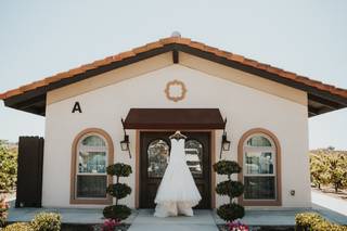 Truffle Pig Winery by Wedgewood Weddings - 59