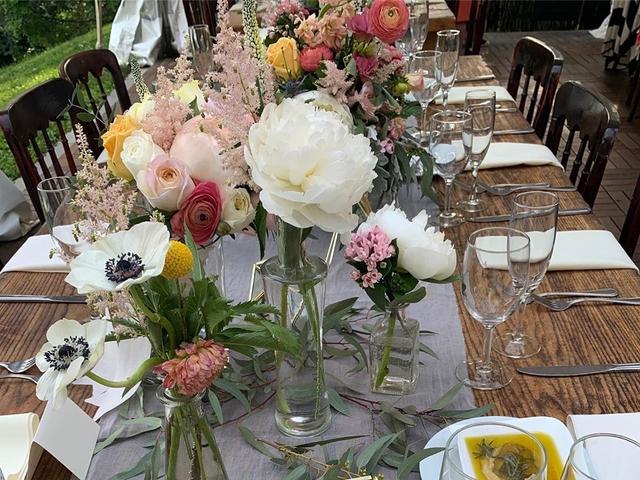 TG Designs flowers, gifts, & garden - 1