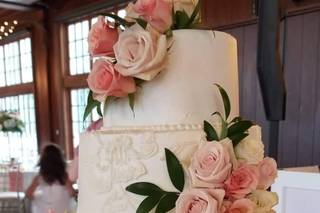 Sorellas Custom Cakes - 19