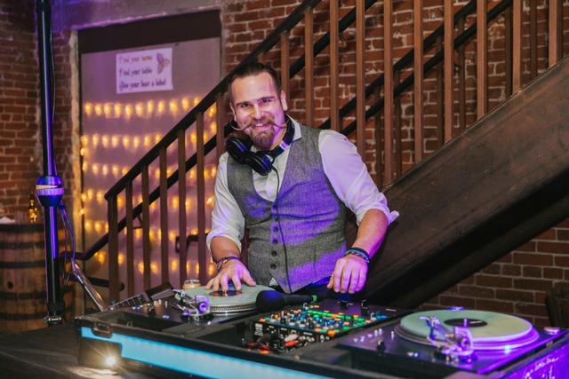 SONGSTRUCK Weddings and Events - 1