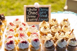 Everything Iced Cakes & Creamery - 9