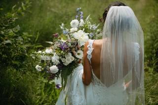Frenchie's Floral Studio - 30
