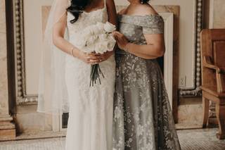Ana's Bridal Boutique & Tuxedos - 7