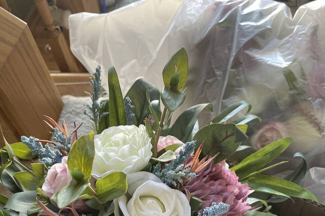 Decorative Touch Floral & Gift Shop 2