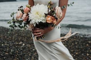 Frenchie's Floral Studio - 25