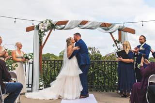 Officiant Kim - 4