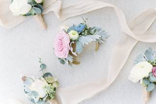 Rare Sparrow Floral Design - 35
