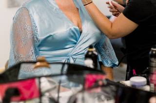 Brushworx On Location Hair & Makeup - 110