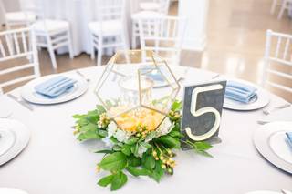 A Man and A Woman Floral Design - 30