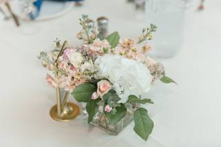 Nature's Best Floral & Boutique - 22