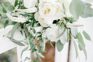 JULIA'S FLORIST, TUXEDOS & GIFT GALLERY - 9