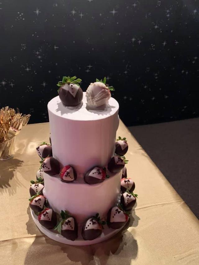 Batter & Buttercream Custom Cakes - 2