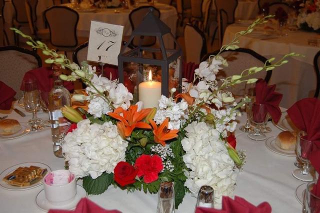 Henry's Florist Floral Decorators - 1