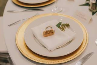Linens & Flowers Design - 145