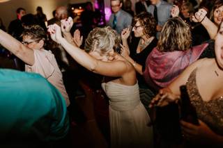 Green Fourteen Weddings - 17
