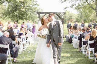 Darianna Bridal & Tuxedo - 17