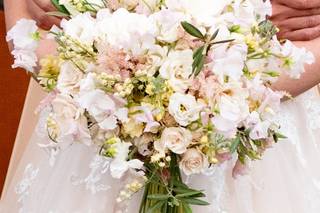 Artistic Blossoms Floral Design Studio - 37