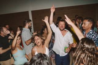 A Beautiful Sound DJ & Live Music - 22