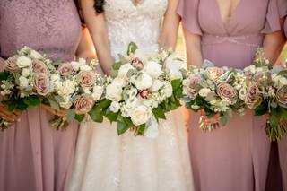 J Designs, A Wedding Flower Boutique - 20