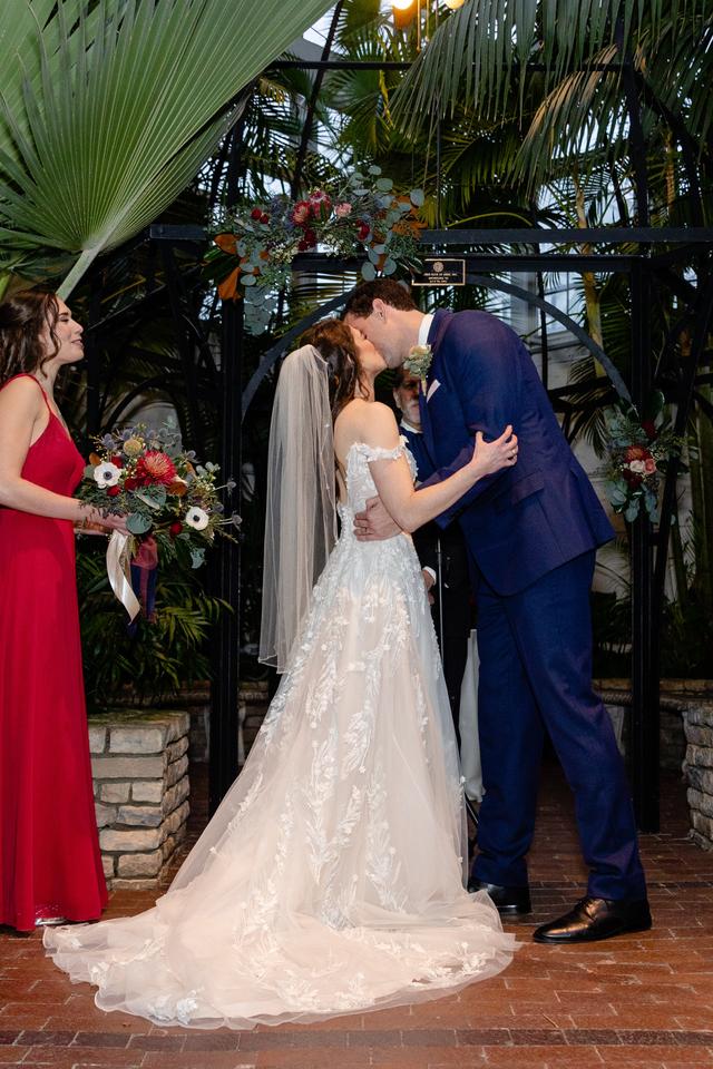Holly's Unique Weddings and Gowns - 2