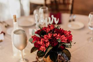 Samantha Greenfield Designs in Floral Artistry - 17