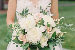 Shelly Black, Custom Floral Designer, at Wayside Studios - 10