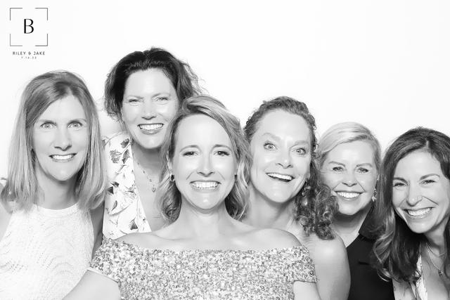 Hot Pink Photo Booth - 4