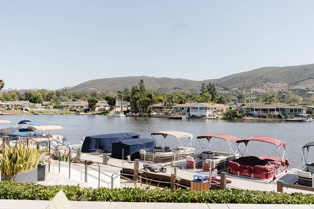 Lakehouse Hotel & Resort 1