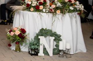 Arnold's Flower Shop - 19