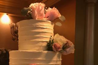 Designer Cakes and Desserts - 28