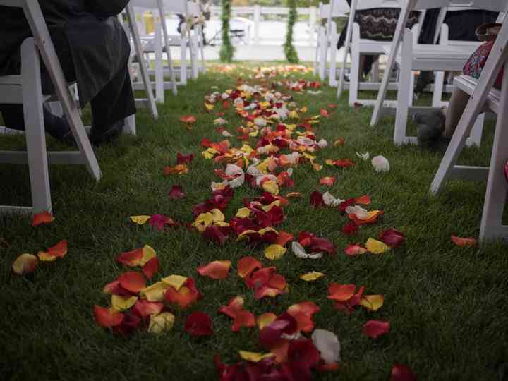 Horrocks Farm Market Floral Dept Flowers Lansing Mi Weddingwire