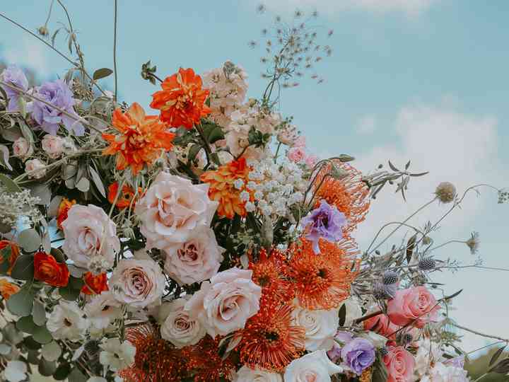 French Bouquet Flowers Orange Ca Weddingwire