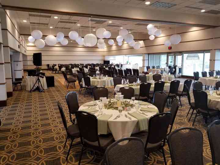 Maumee Bay Lodge Venue Elmore Oh Weddingwire