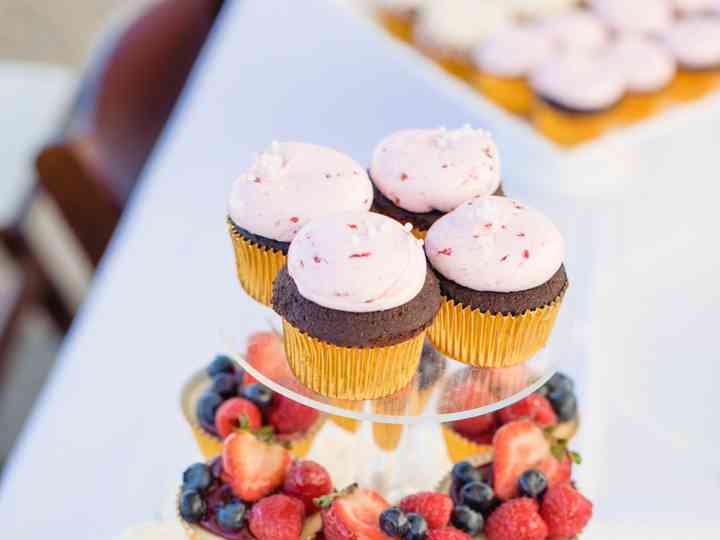 Black Cat Bakery Wedding Cake Missoula Mt Weddingwire