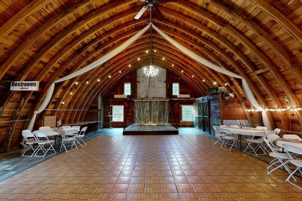 Lake Elsie Wedding Barn 3d tour