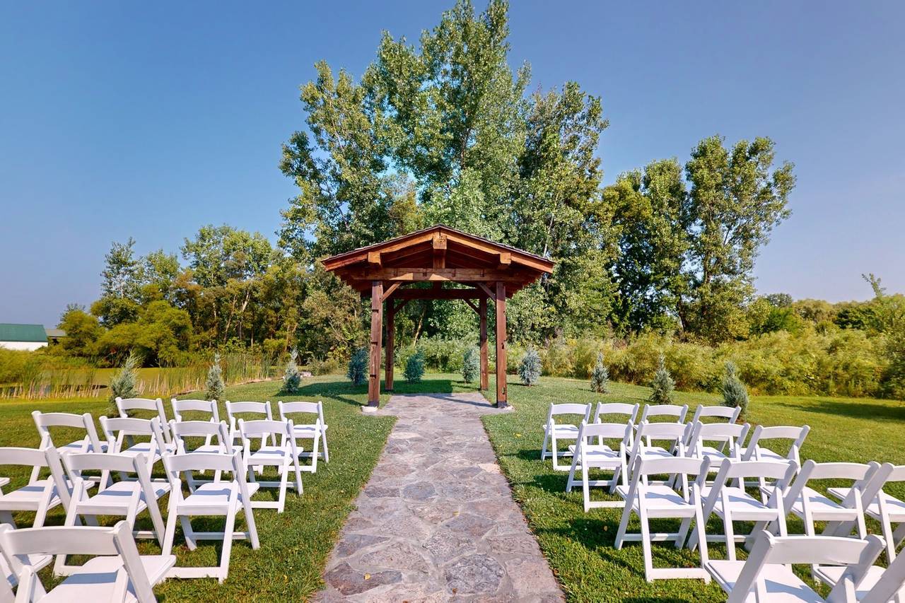 Seven Willows Barn - Barn & Farm Weddings - Grand Blanc, MI - WeddingWire